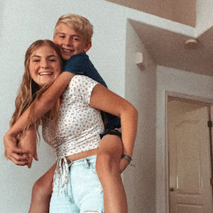 Meet your Posher, Maegan